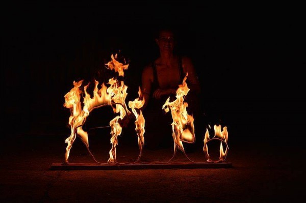 Eventagentur Firesmile: Feuershow-Tanz , Walkacts und Stelzenlauf in Oberfranken / Oberpfalz / Bayern